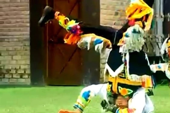 Caballos de Paso y Buffet en Pachacamac