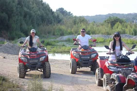 Aventuras en cuatrimotos en los bosques extremos de Mancora