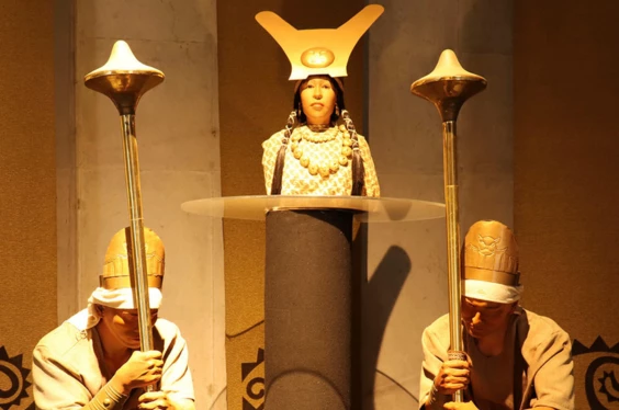 El Brujo y Dama de Cao