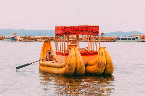 Uros, una mágica isla del Lago Titicaca